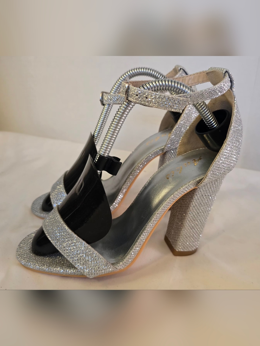 *NEW Ankis Glitter Block Heel Silver Heells - Women's 5